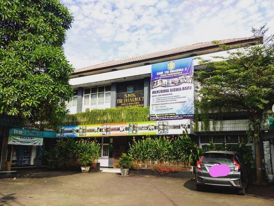 Gedung Depan SMK Tri Dharma 2 Lokasi Kebon Pedes.png